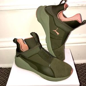 Puma gym shoes (brand new)